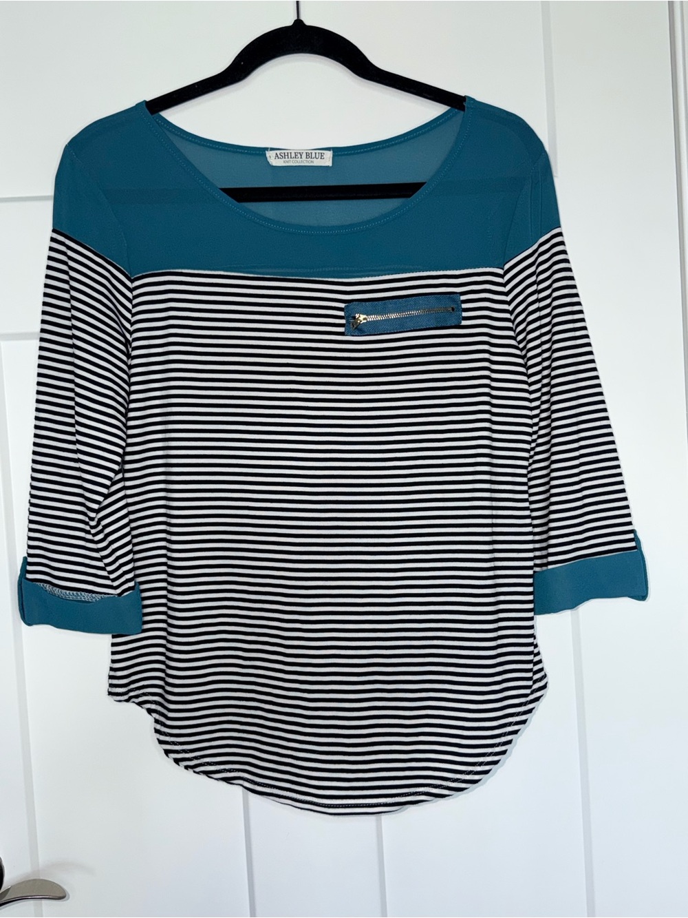 Black and White Striped Teal Trim 3/4 Sleeve